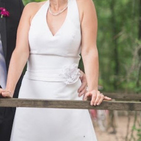 Wedding Dress Size 10 - sporty & classy - Picture 2 of 9